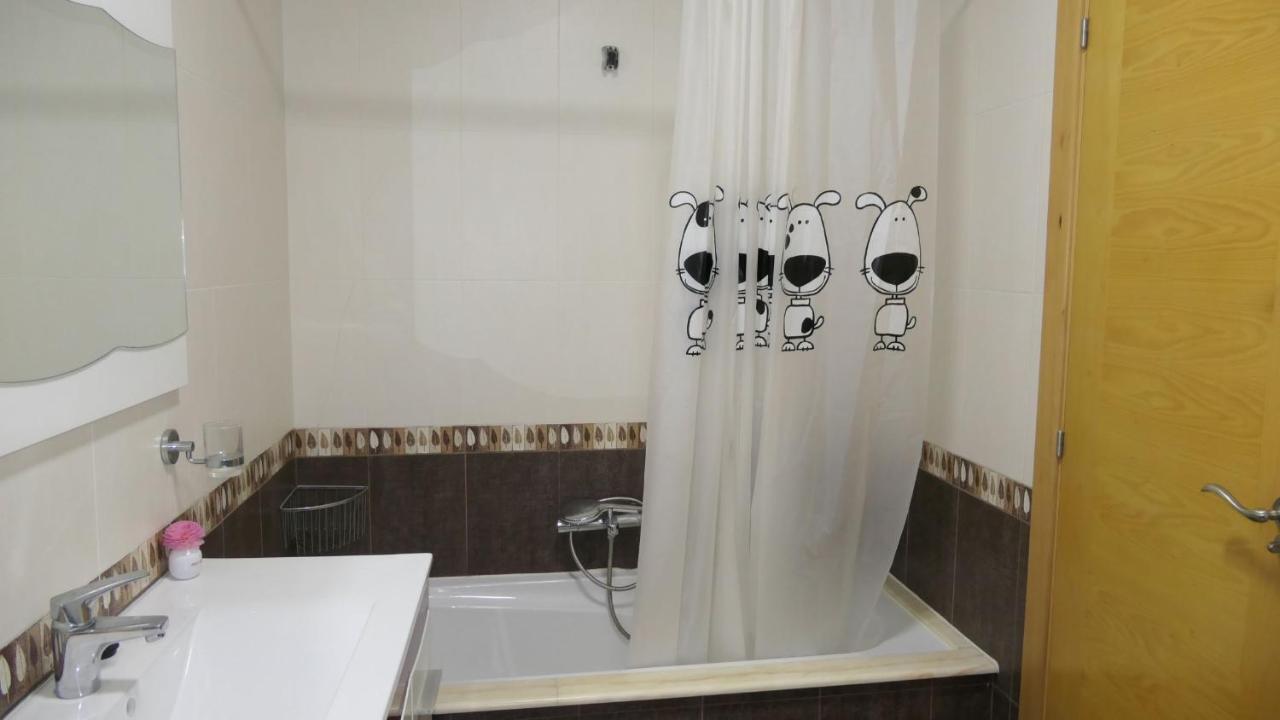 Piso Leo 1 Apartment Cee Exterior photo